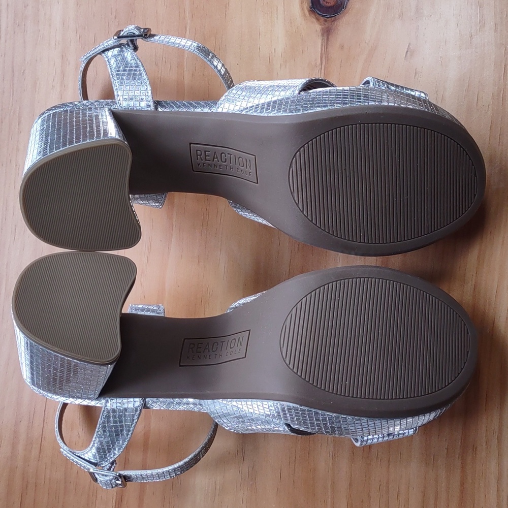 Kenneth Cole Reeva Platform Sandal In Silver Grid Metallic - Picture 5 of 10